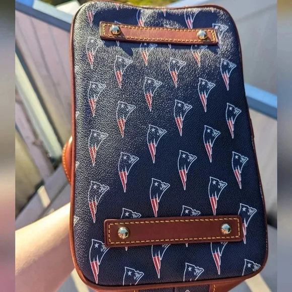 Dooney & Bourke New England Patriots Satchel Shoulder Bag (Retired)(NWOT) - Picture 9 of 13